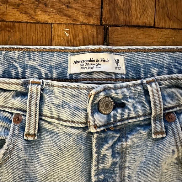 Abercrombie 90s Straight Ultra High Rise Jeans - 29 - Picture 2 of 6